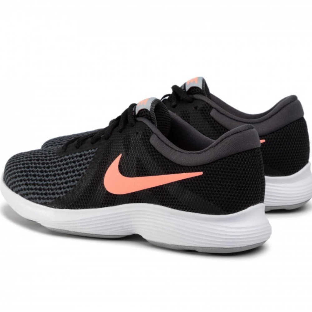 Nike Revolution women’s running shoes women’s size 12 - Picture 2 of 9